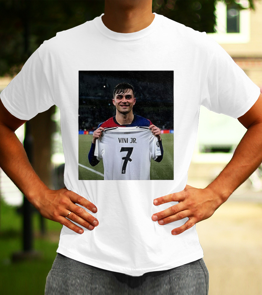 Pedri Holding Vini Jr 7 Jersey La Liga Real Madrid T-Shirt