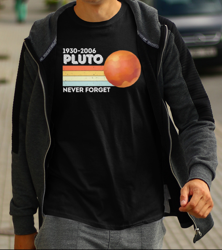 Pluto Never Forget 1930 2006 Vintage Retro Planet Tribute T-Shirt