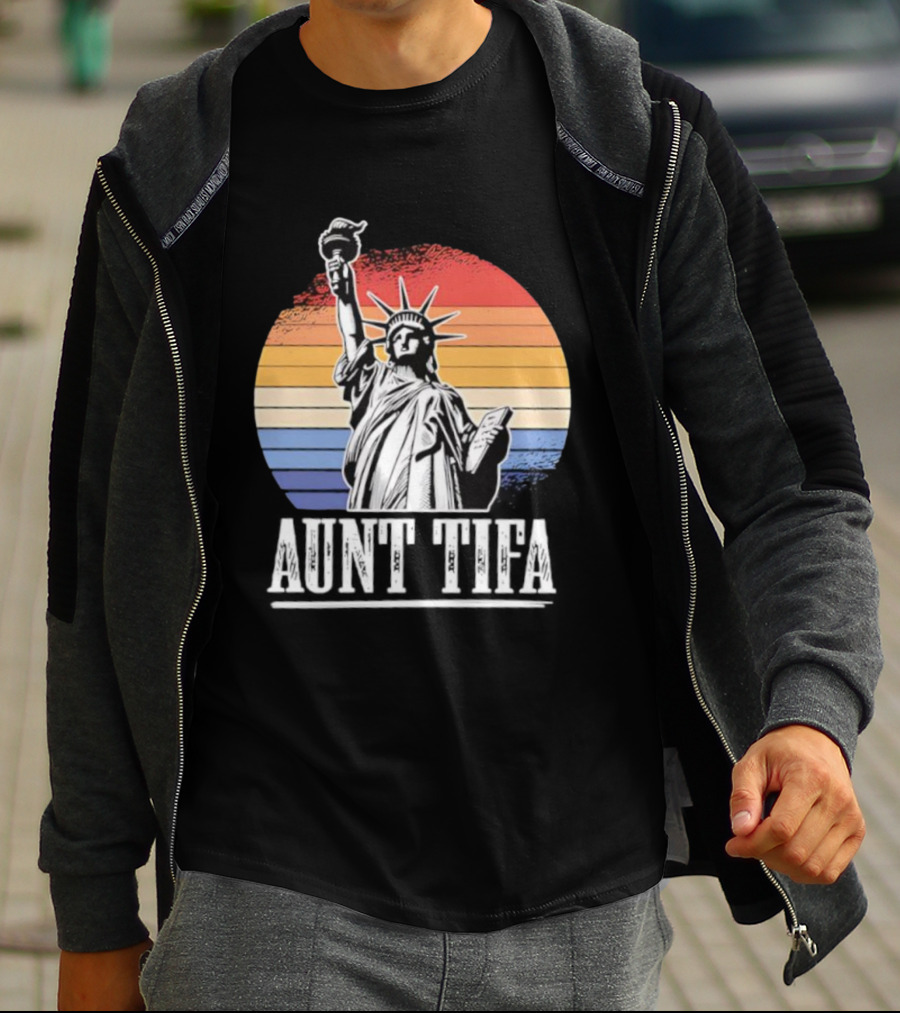 Statue Of Liberty Aunt Tifa Vintage Retro Stripes T-Shirt