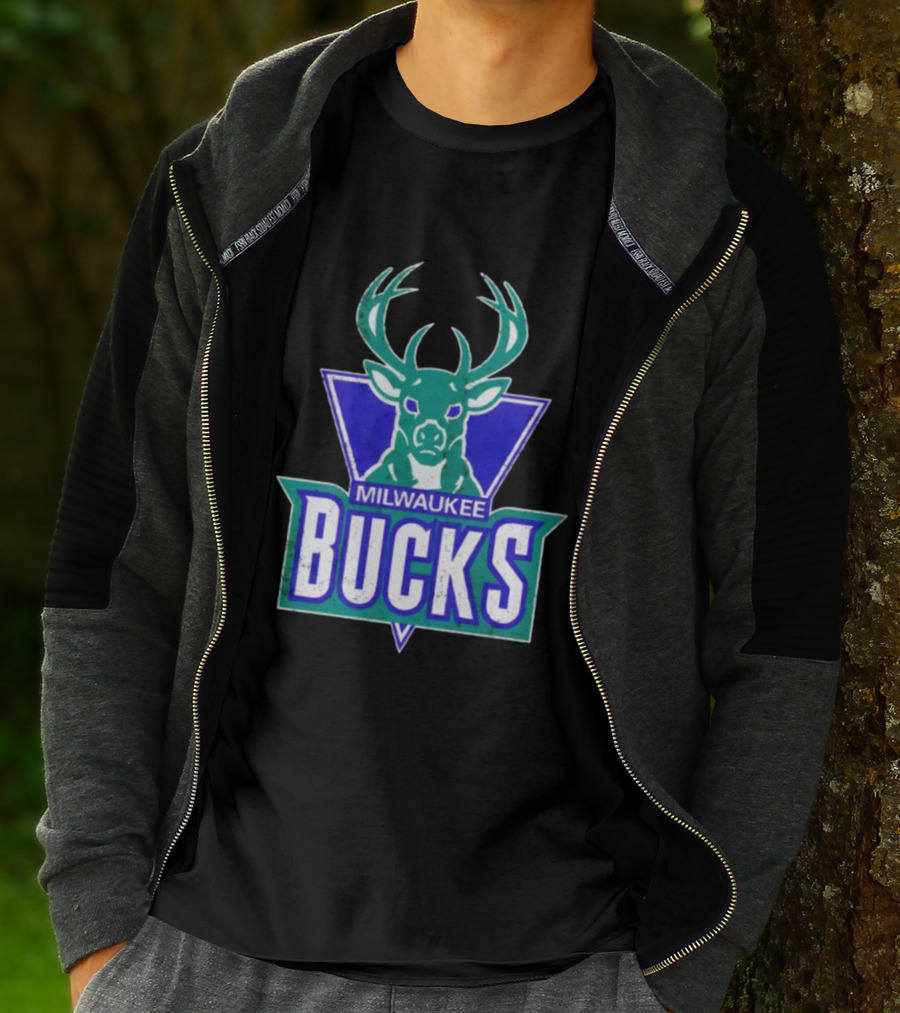 Milwaukee Bucks Deer Head Emblem Retro Style T-Shirt