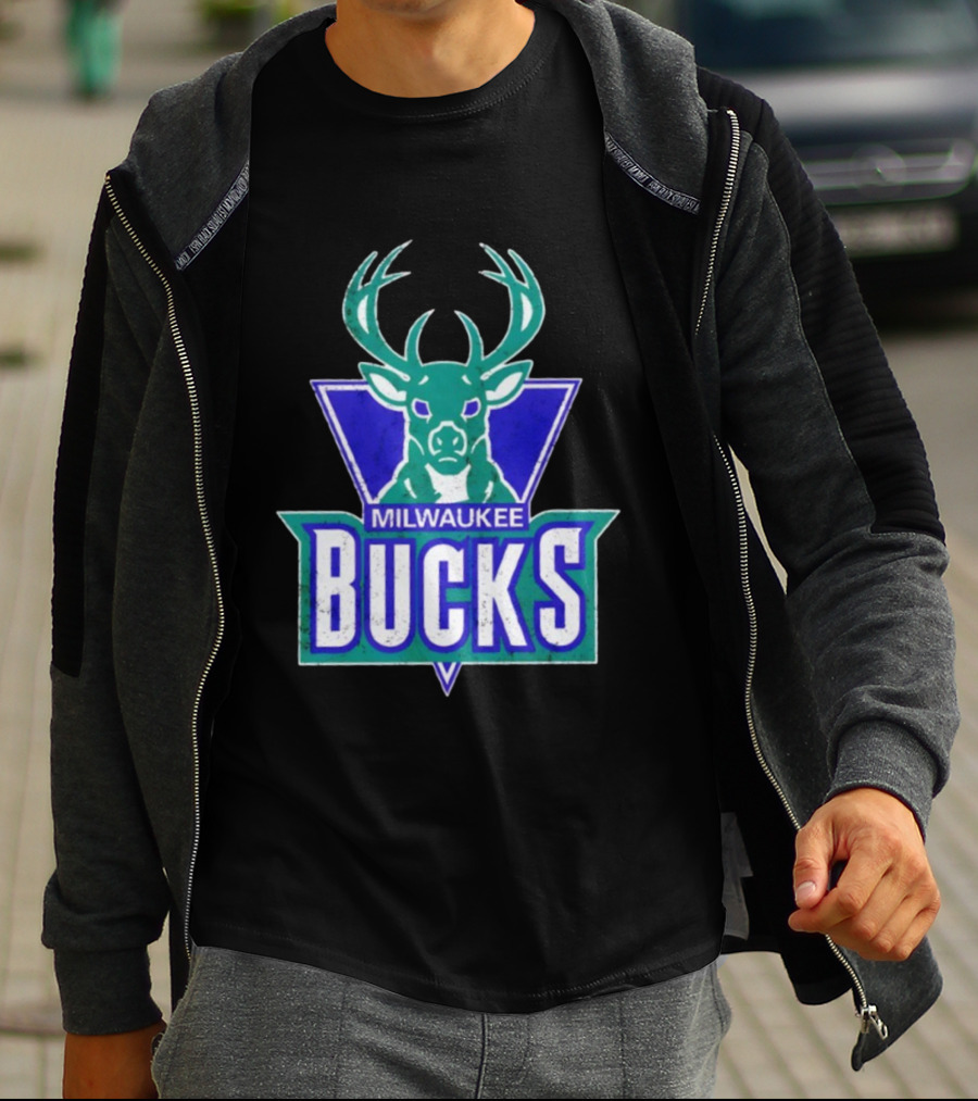 Milwaukee Bucks Deer Head Emblem Retro Style T-Shirt
