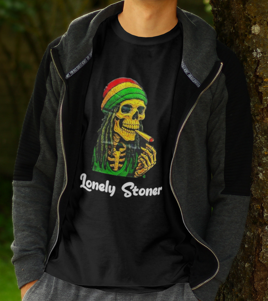 Lonely Stoner Dreadlocked Skull Smoking Rasta Colors T-Shirt