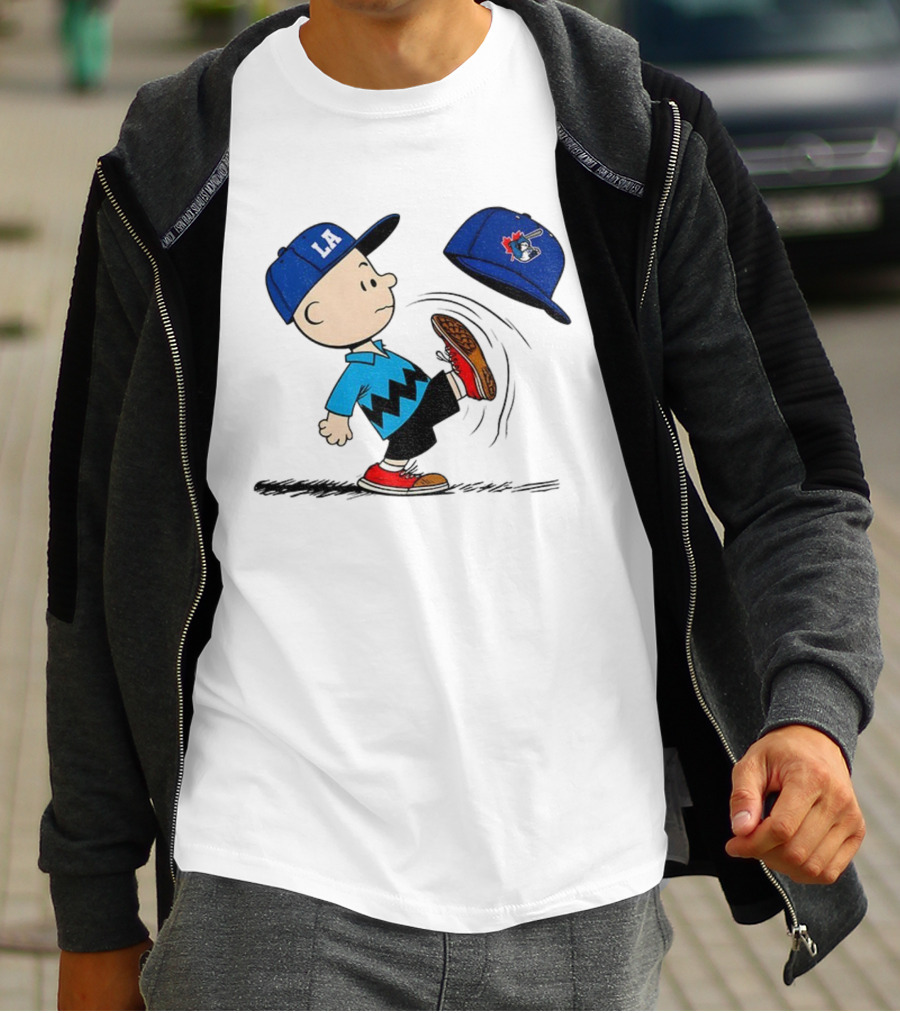 Los Angeles Dodgers LA Cap Charlie Brown Kicking Toronto Blue Jays Hat Peanuts Crossover T-Shirt