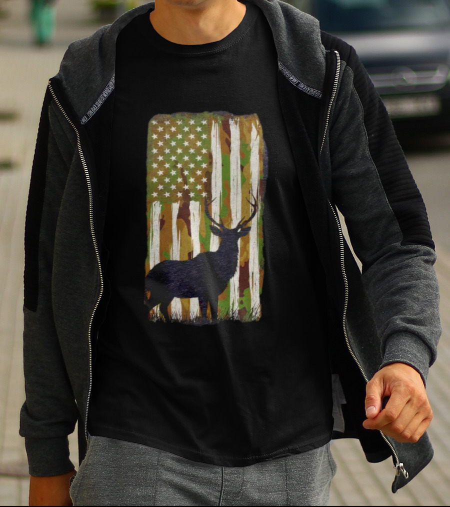 Camo Buck American Flag Camouflage Silhouette T-Shirt
