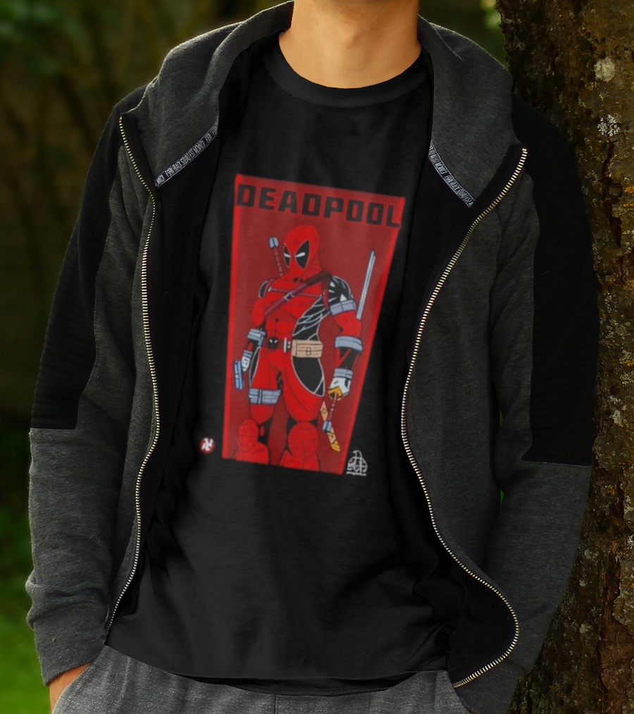 Deadpool Classic Comic Stance Red Black Sword Katanas T-Shirt