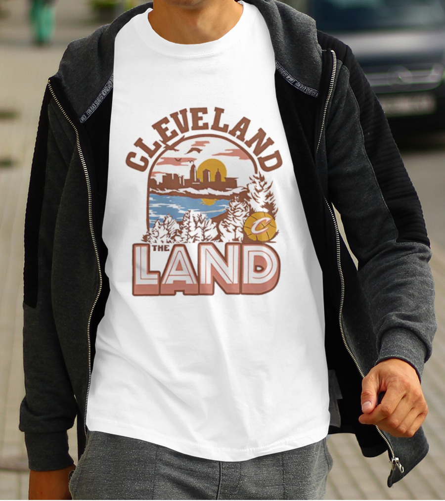 Cleveland Skyline The Land C Basketball Icon Lake Scene T-Shirt