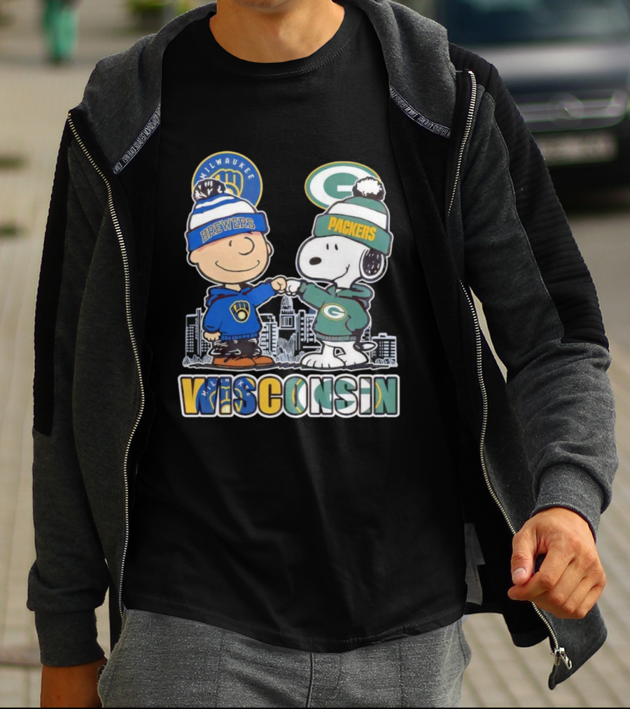 Charlie Brown Snoopy Wisconsin Milwaukee Brewers Green Bay Packers Apparel T-Shirt