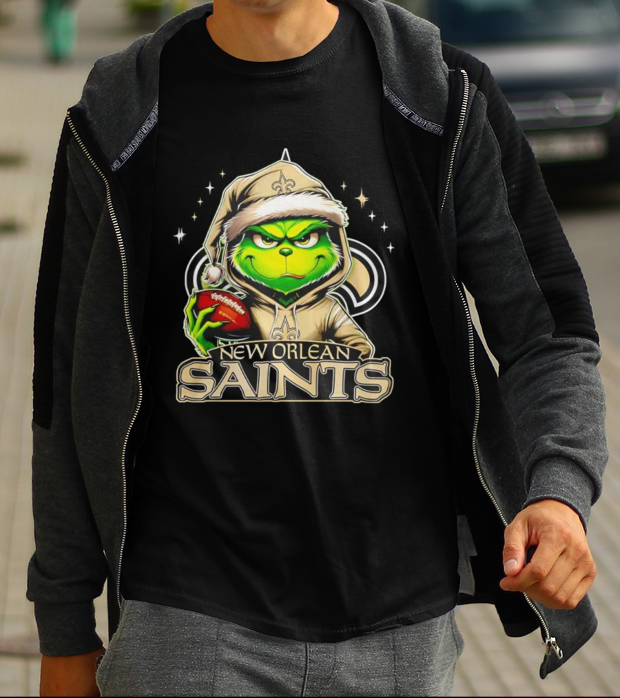 Grinch In Santa Hat With New Orleans Saints Football Christmas T-Shirt