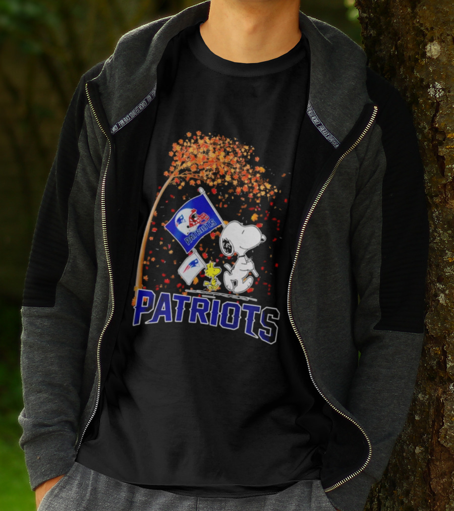 Patriots Snoopy Autumn Peanuts New Era NFL Collaboration T-Shirt