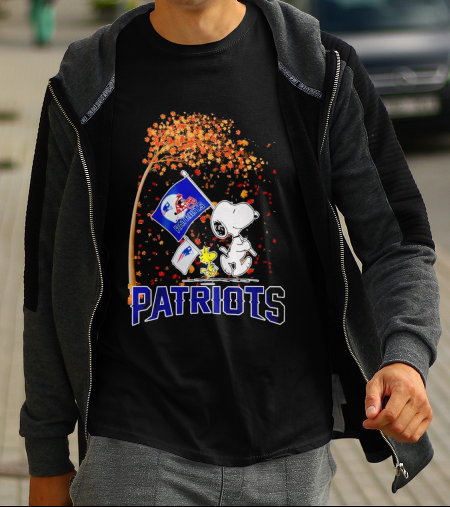 Patriots Snoopy Autumn Peanuts New Era NFL Collaboration T-Shirt