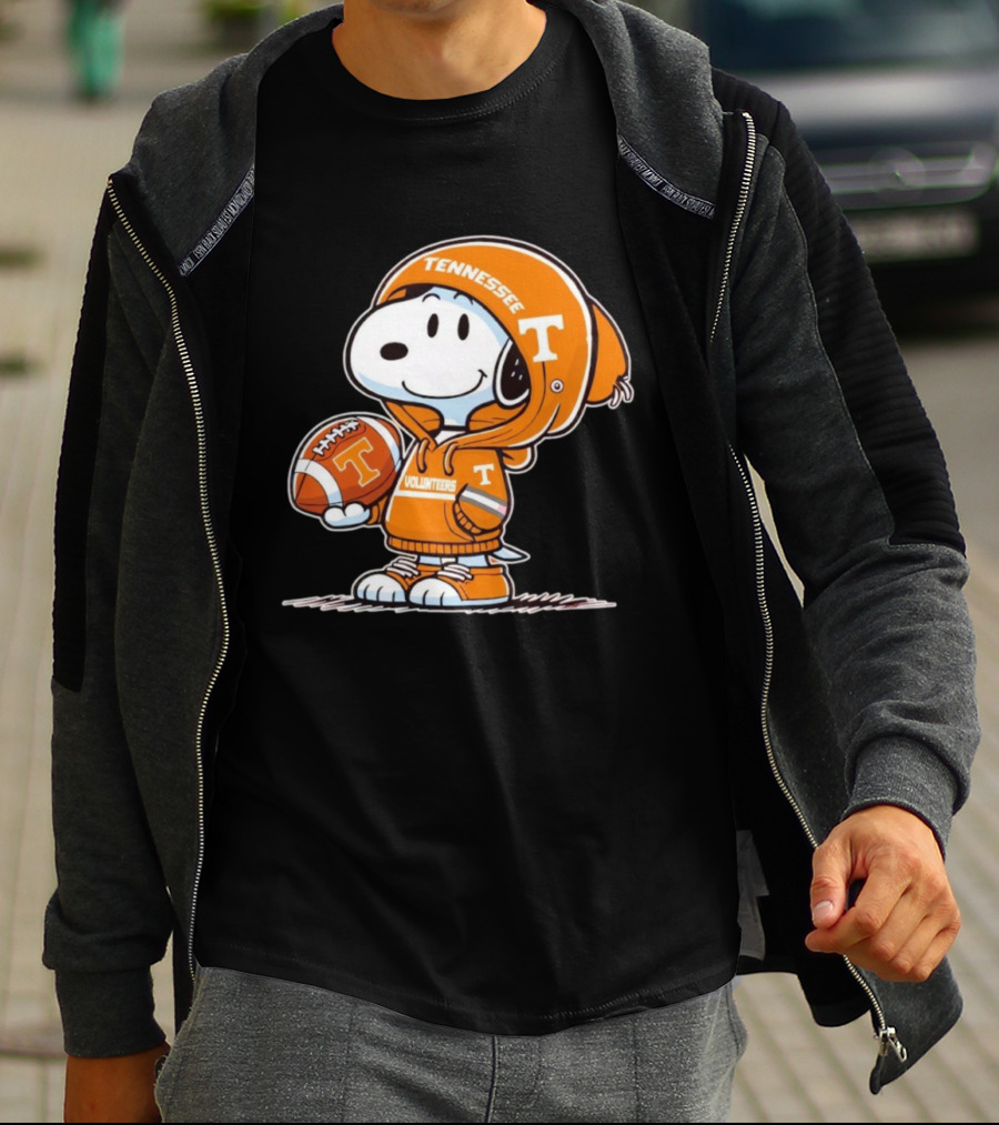 Snoopy Tennessee Volunteers Football T-Shirt