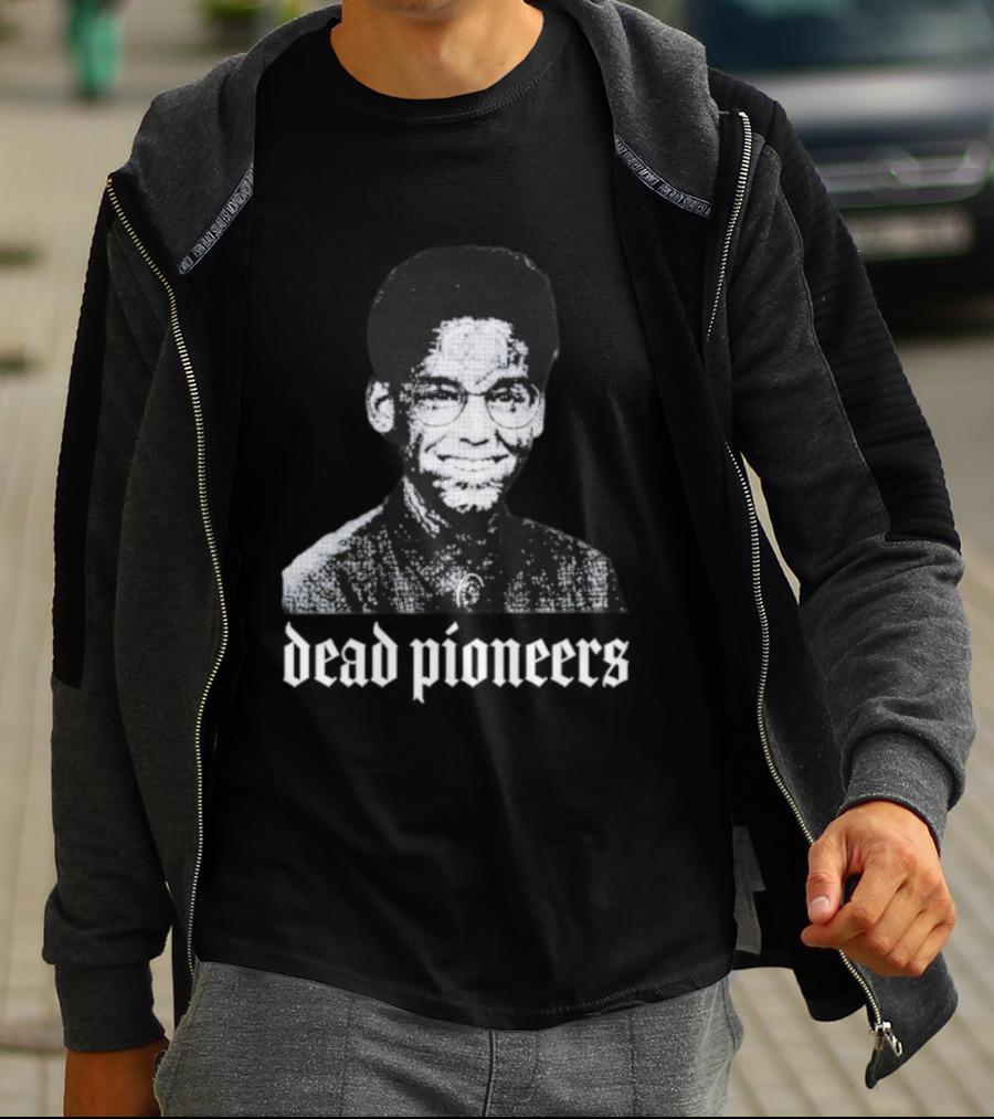 Dead Pioneers Retro-Style Old School Pioneers Face T-Shirt