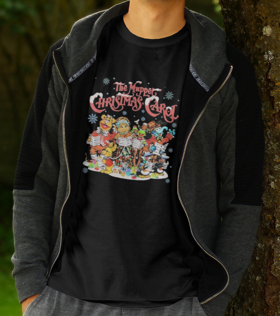 The Muppet Christmas Carol Vintage Characters Holiday Scene T-Shirt