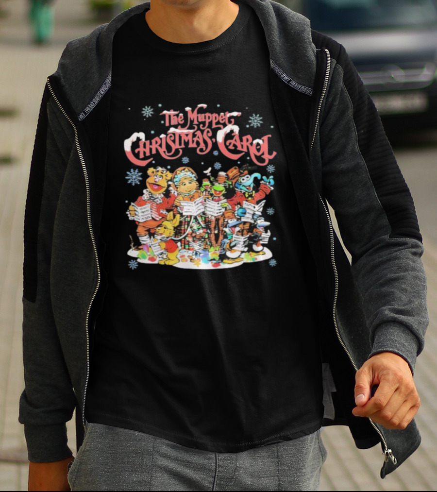 The Muppet Christmas Carol Vintage Characters Holiday Scene T-Shirt
