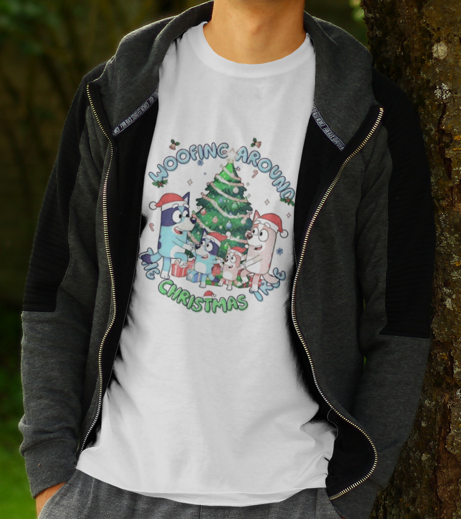 Bluey Family Woofing Around Christmas Tree Santa Hat Merry Christmas T-Shirt