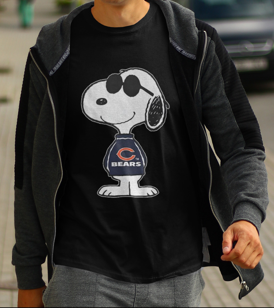 Peanut Snoopy Chicago Bears Football NFL 2025 T-Shirt