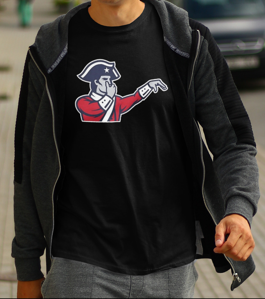 New England Patriots Hold Ya Nose Pat Patriot Gesture T-Shirt