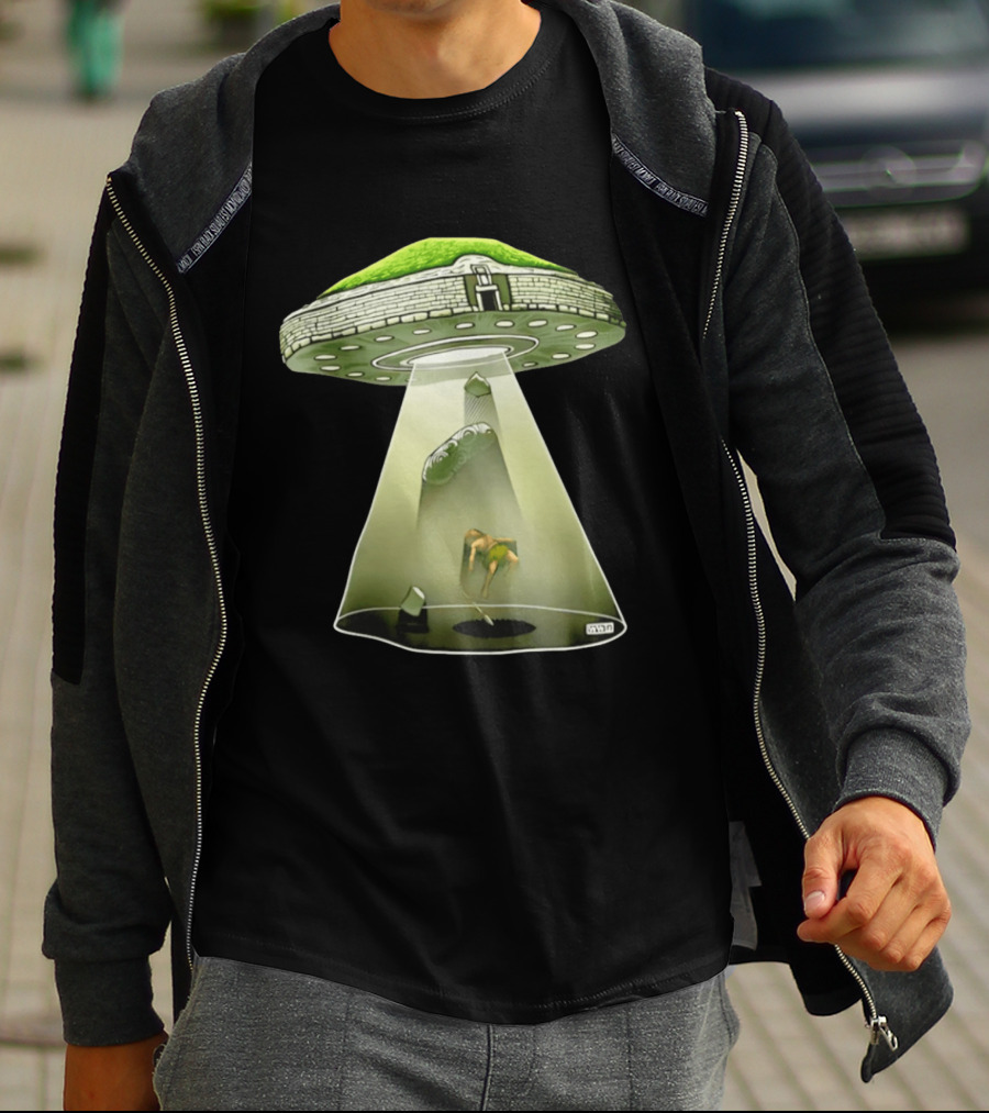 Newgrange UFO Encounter Ancient Aliens UAP Beam T-Shirt