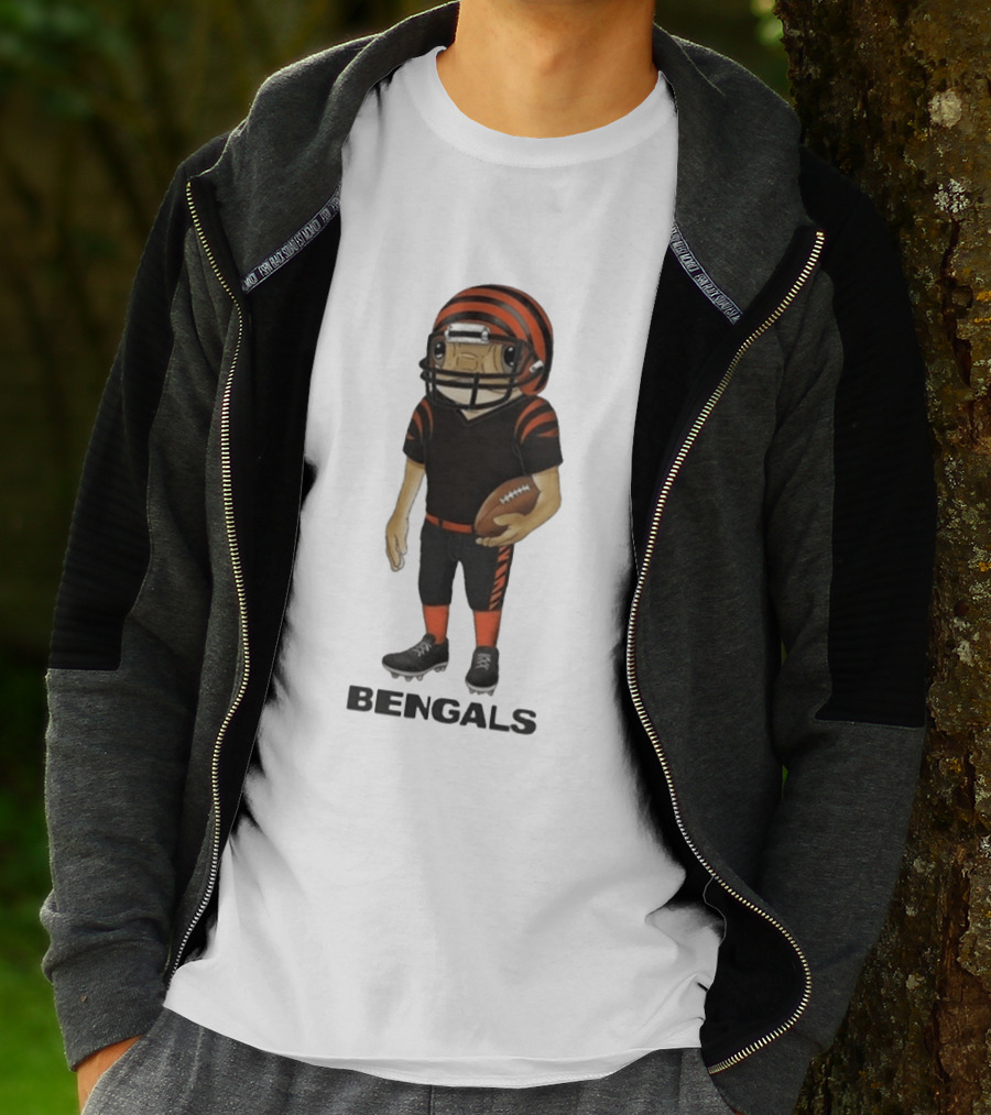 Bad Bunny Cincinnati Bengals Concho Helmet Football Player With Bengals T-Shirt