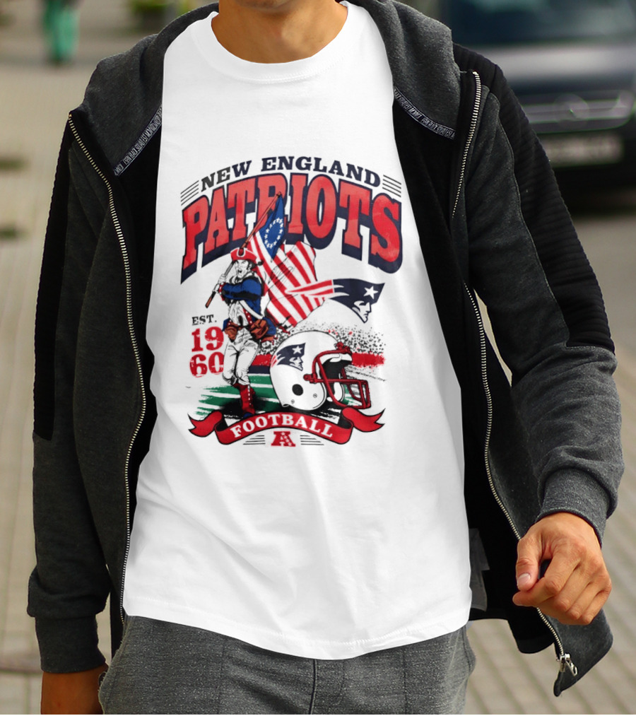 New England Patriots Football Est 1960 Vintage Style Helmet And Flag T-Shirt