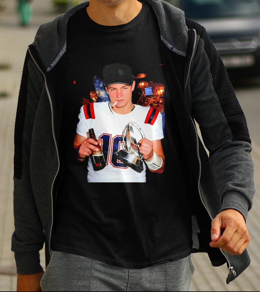 New England Patriots 16 Smoking Beer Trophy T-Shirt