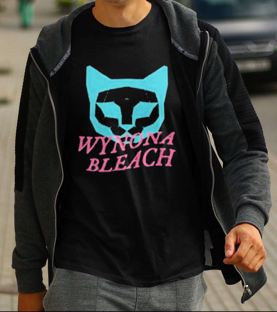 Wynona Bleach Blue Cat Face Pink T-Shirt