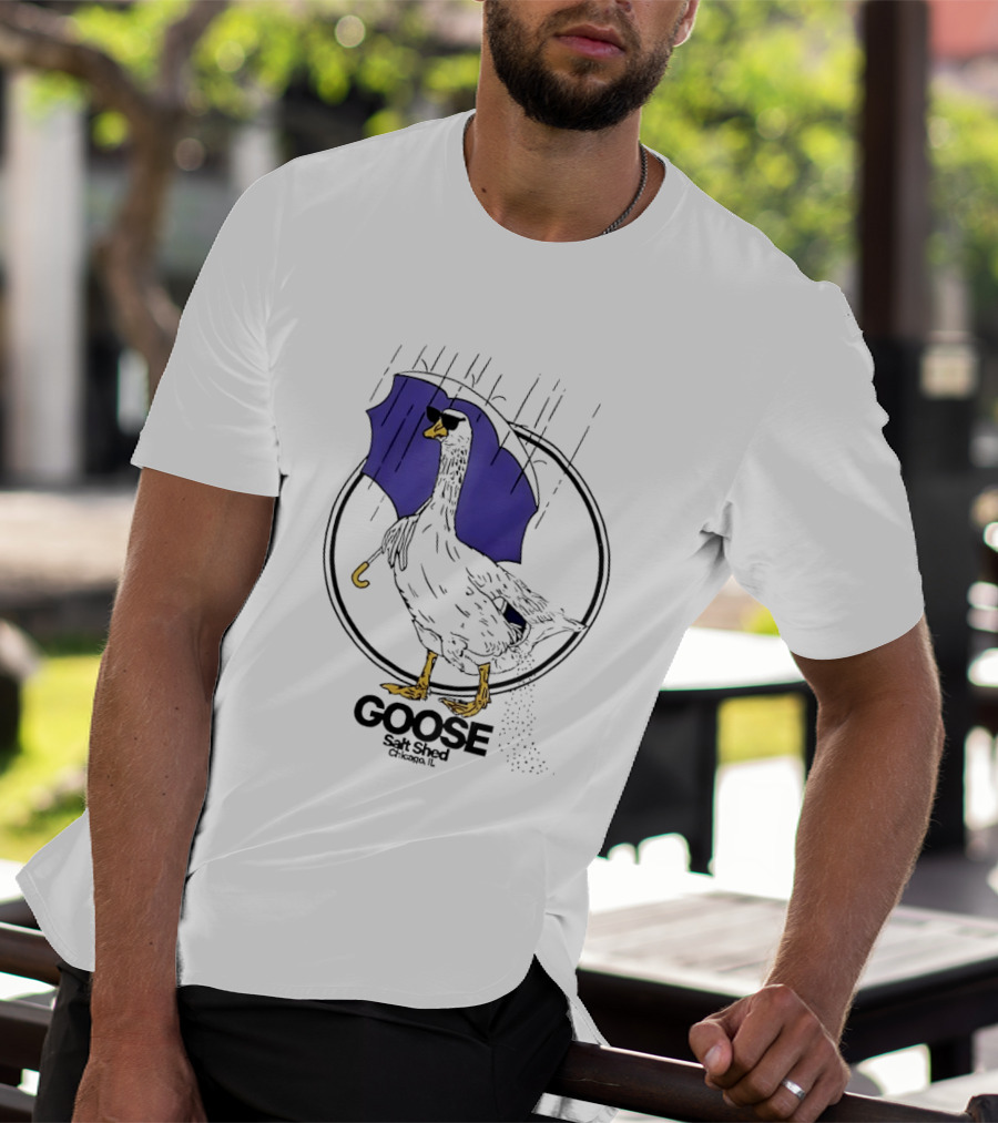 Goose Salt Shed Chicago IL Purple Umbrella Rain T-Shirt