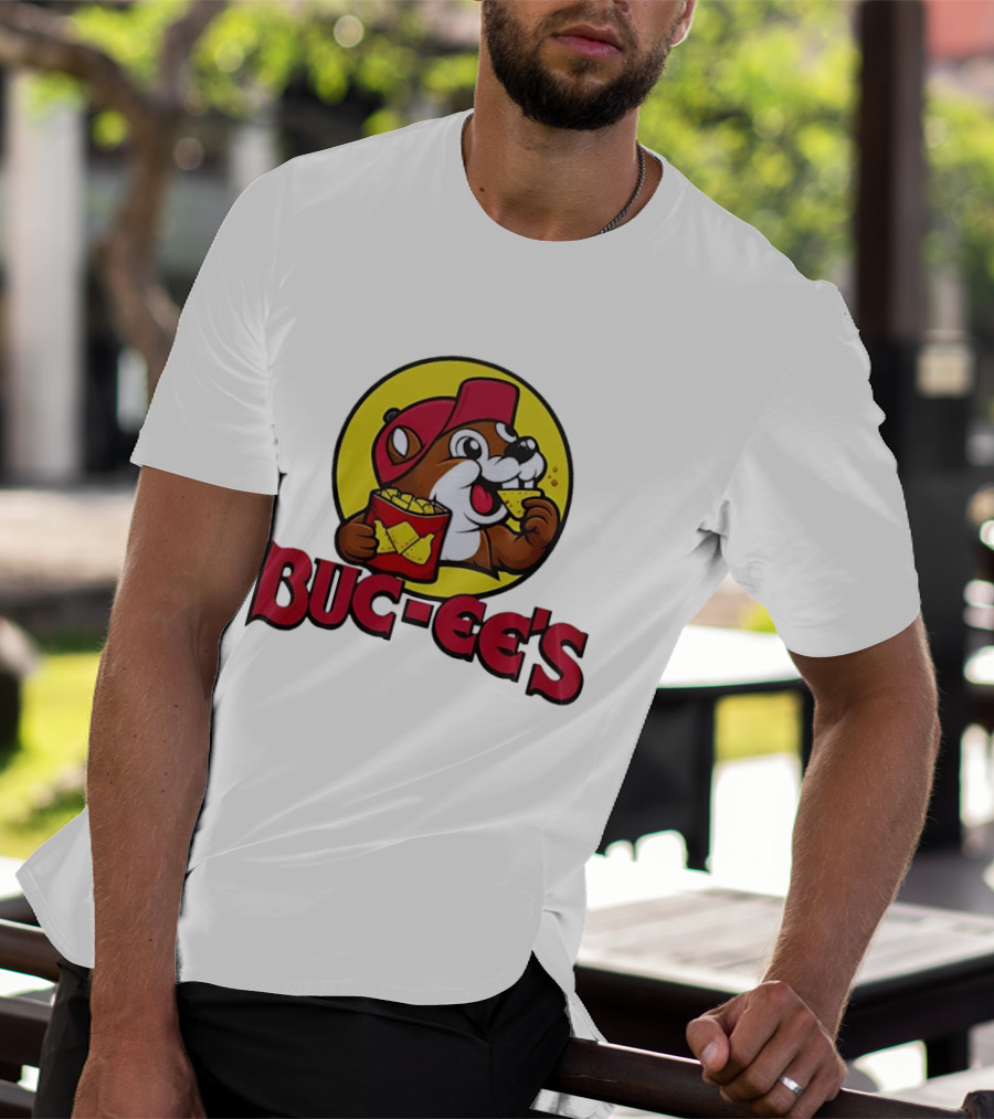 Buc Ee's Beaver Eating Snack T-Shirt