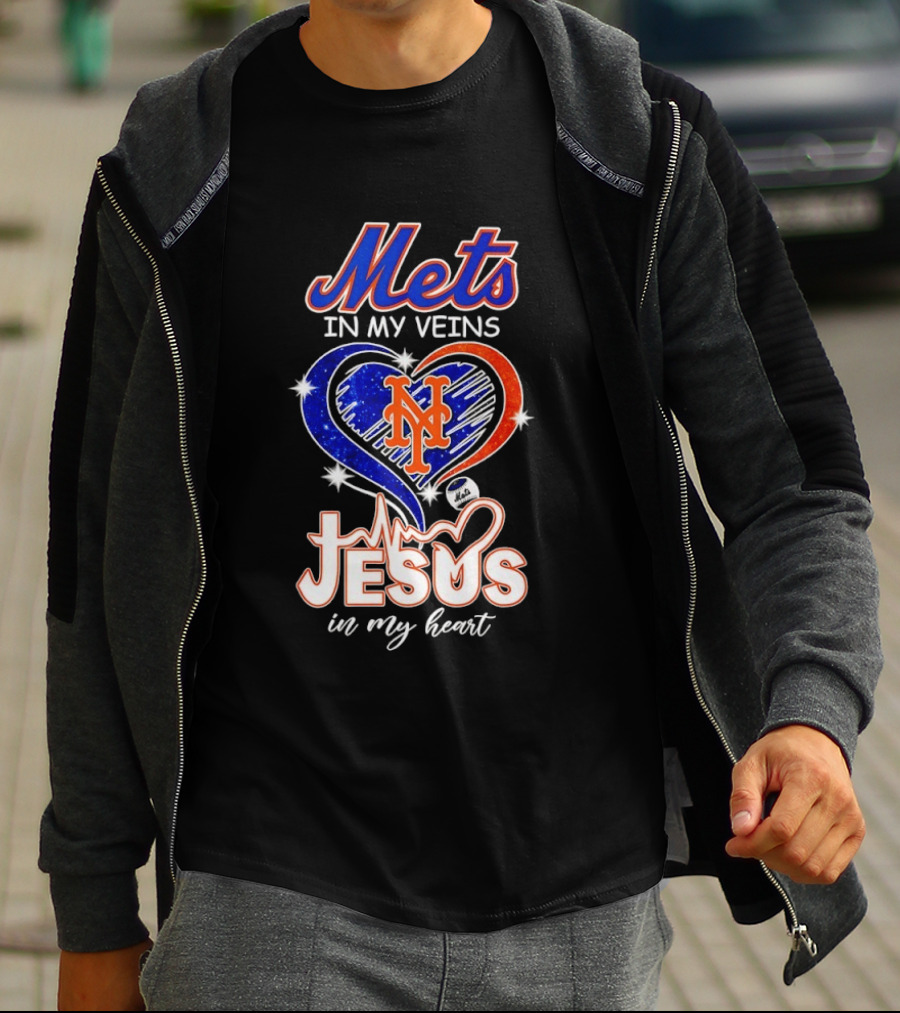 Mets In My Veins Heart Jesus In My Heart T-Shirt
