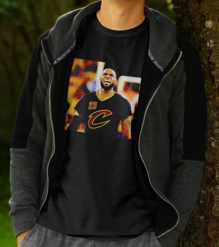 LeBron James Cleveland Cavaliers 23 Iconic Basketball Image T-Shirt