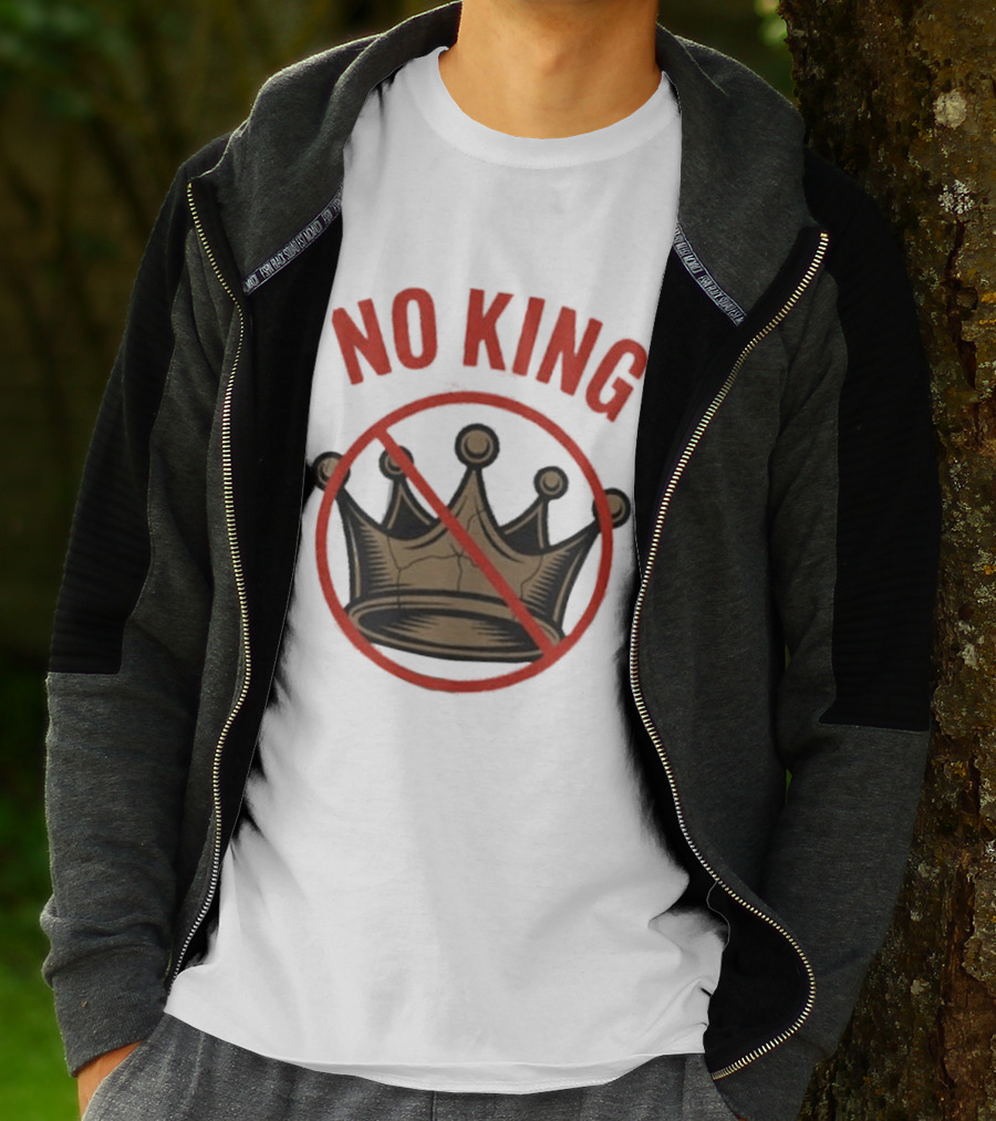 No King Anti Trump Crown Protest T-Shirt