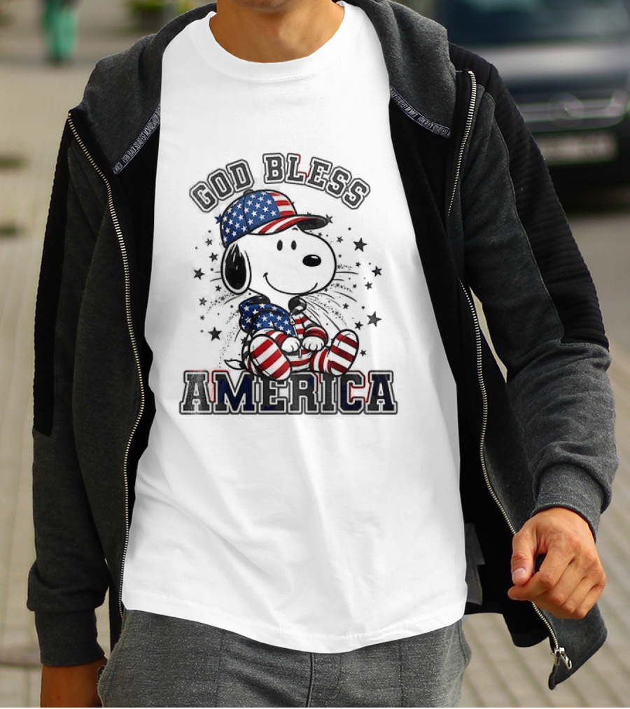 Peanuts Snoopy God Bless America Stars And Stripes T-Shirt