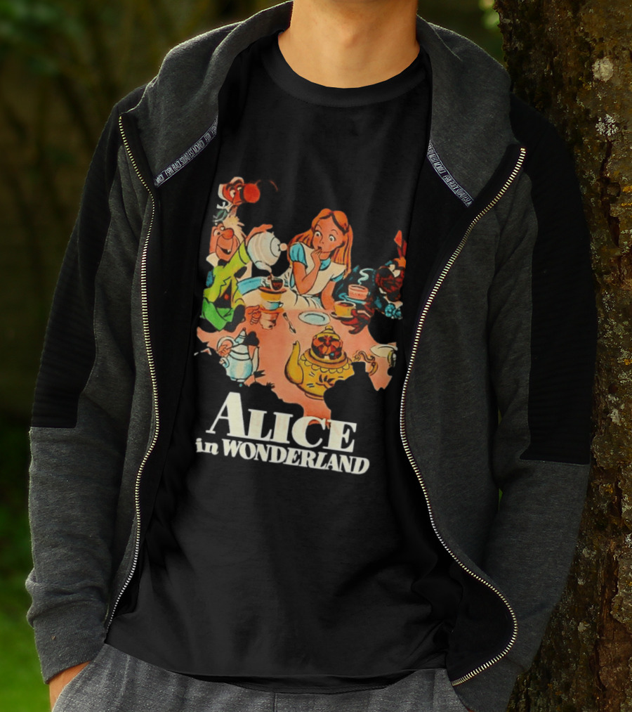 Alice In Wonderland Mad Hatter Tea Party Cartoon Smoking Scene T-Shirt