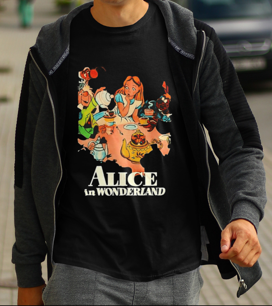 Alice In Wonderland Mad Hatter Tea Party Cartoon Smoking Scene T-Shirt
