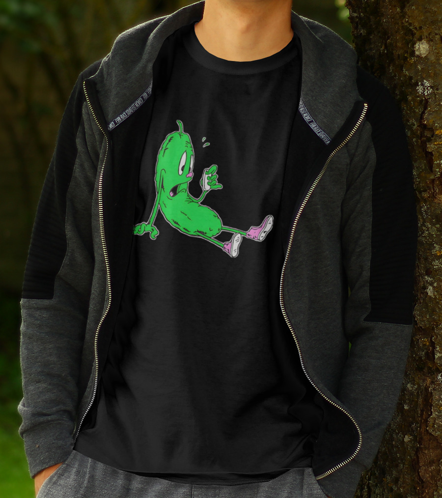 Stunsig Green Pickle Cartoon Phone Expression T-Shirt