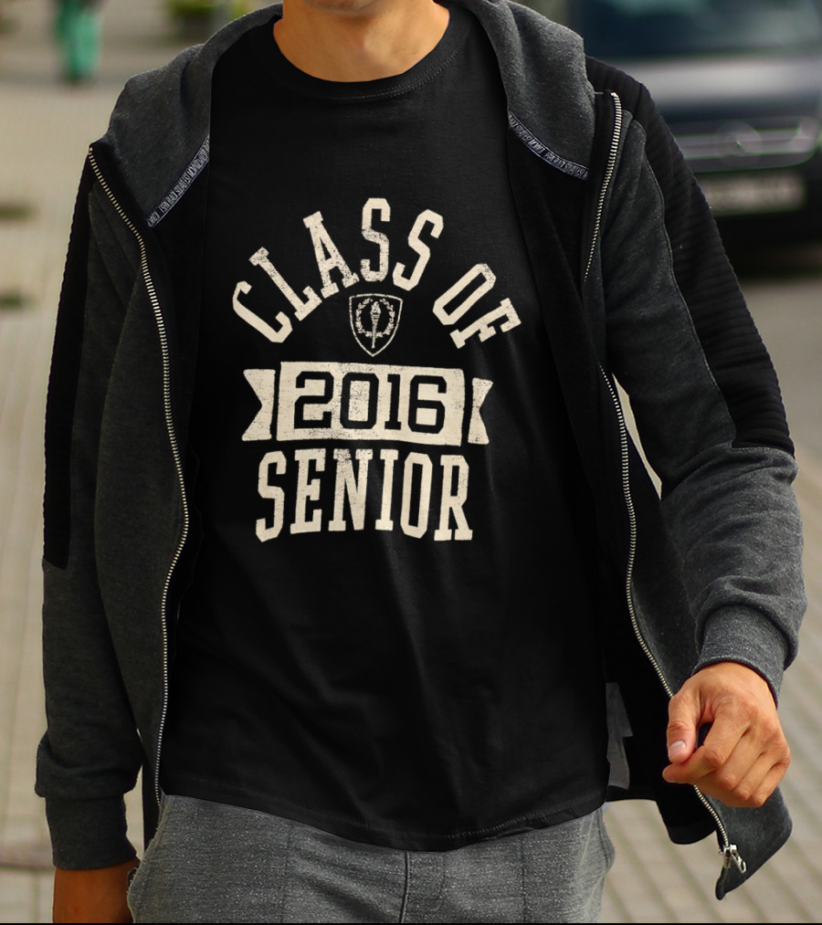 Class Of 2016 Senior Vintage Style Shield T-Shirt