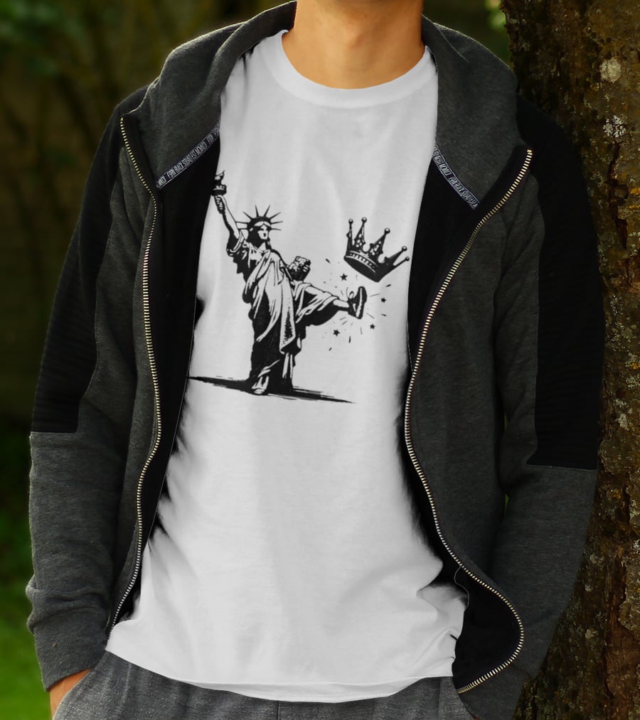 Statue Of Liberty Kicking Crown No King T-Shirt
