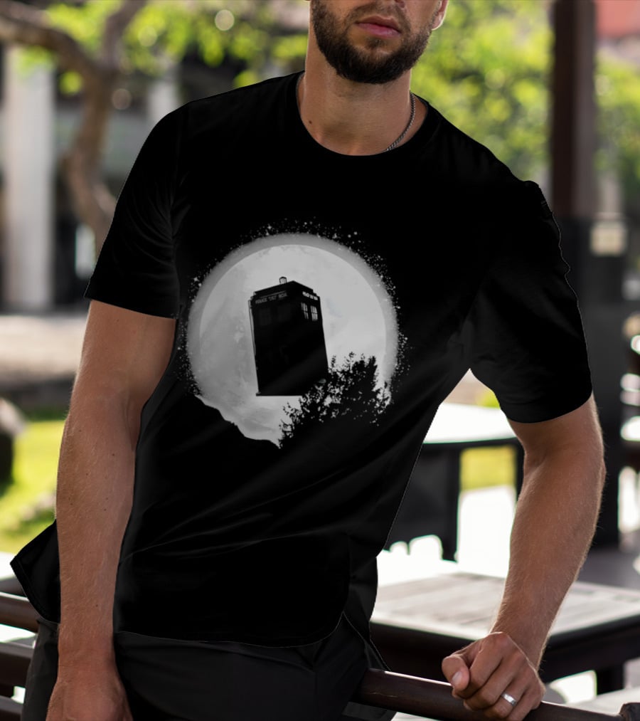 Tardis Doctor Who Moonlight Time Machine Iconic Sci Fi Police Box T-Shirt