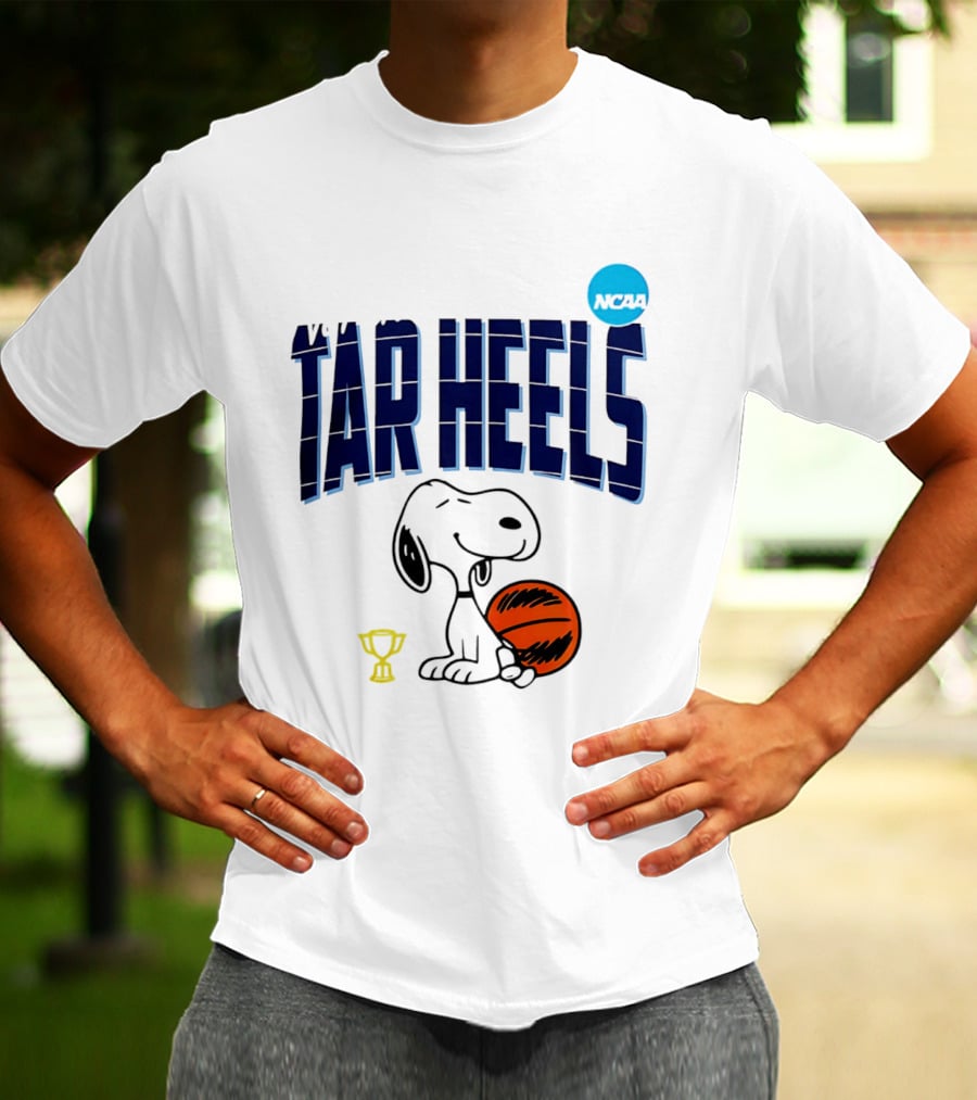 North Carolina Tar Heels Snoopy Basketball NCAA March Madness 2026 T-Shirt