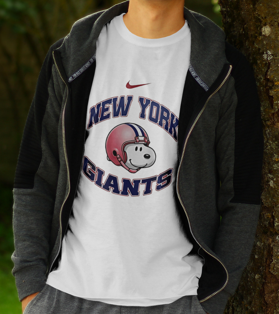 Nike New York Giants Snoopy Football Helmet T-Shirt