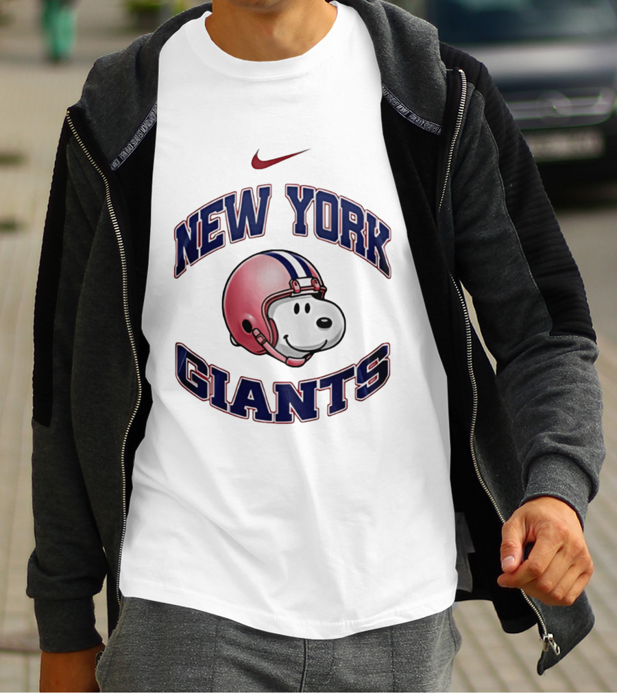 Nike New York Giants Snoopy Football Helmet T-Shirt