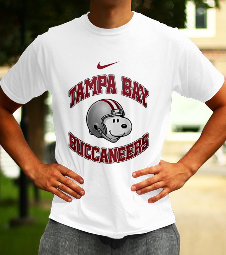 Tampa Bay Buccaneers Snoopy Helmet Nike 2026 T-Shirt