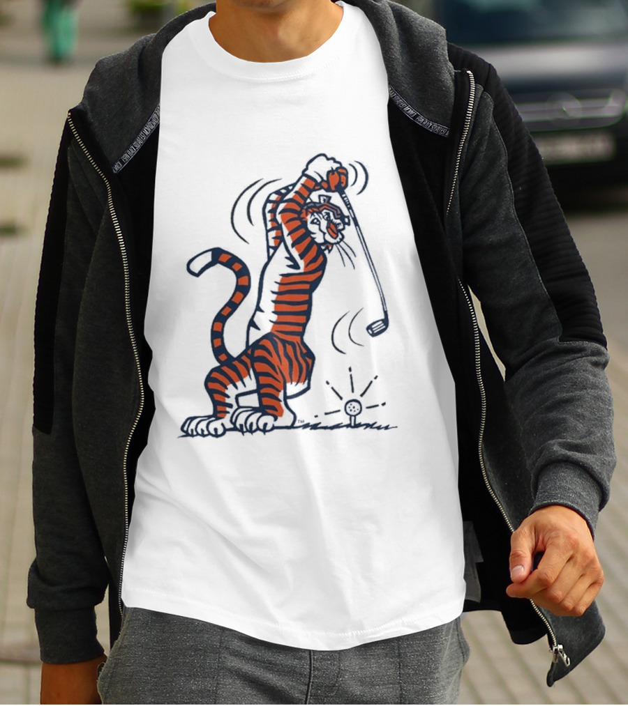 Auburn Tiger Swinging Golf Club Men's T-Shirt