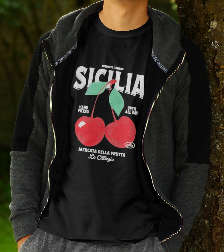 Prodotto Italiano Sicilia Mercatino Della Frutta La Ciliegia Hand Picked Open All Day Cherries T-Shirt