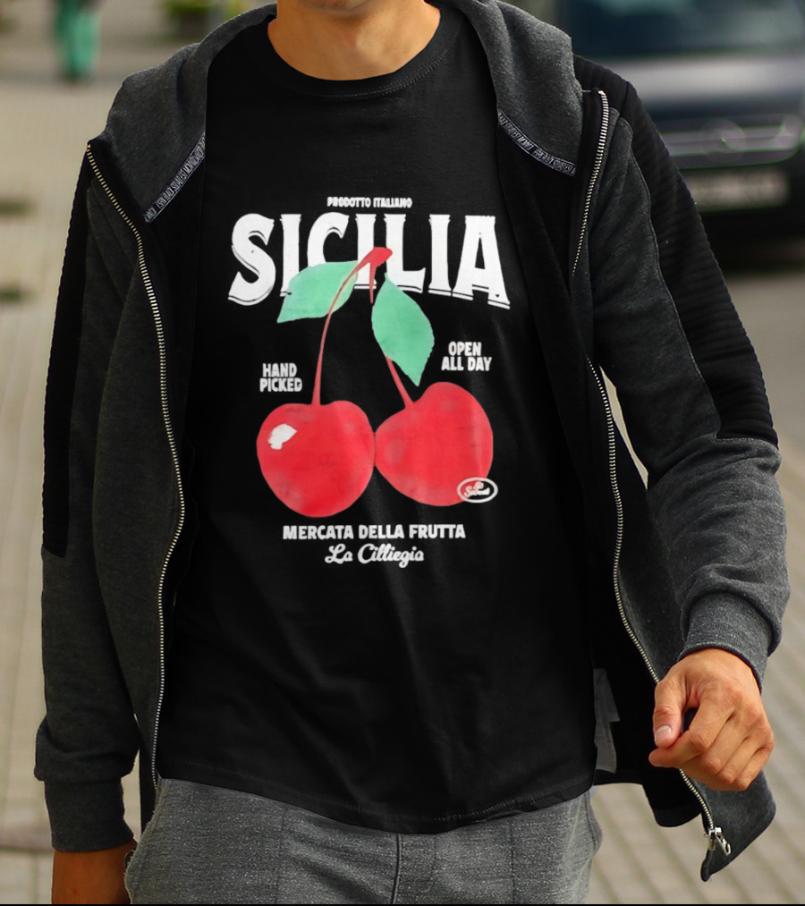 Prodotto Italiano Sicilia Mercatino Della Frutta La Ciliegia Hand Picked Open All Day Cherries T-Shirt