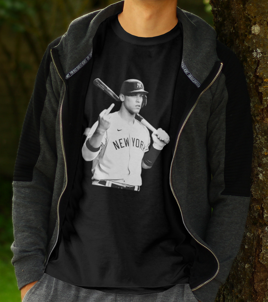 New York Yankees Aaron Judge Baseball Gesture T-Shirt