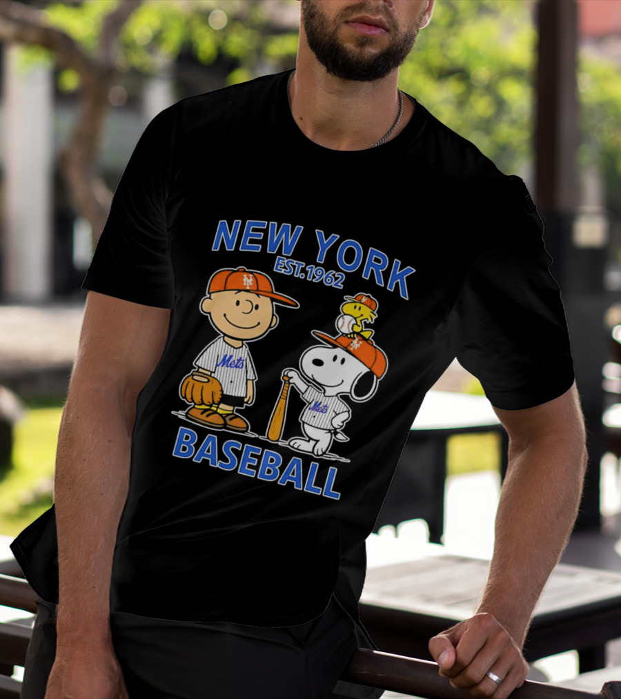 Charlie Brown And Snoopy New York Mets Baseball Est 1962 T-Shirt