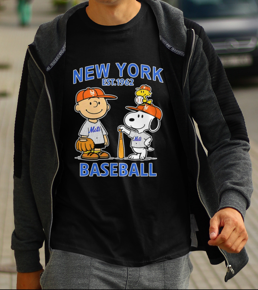 Charlie Brown And Snoopy New York Mets Baseball Est 1962 T-Shirt
