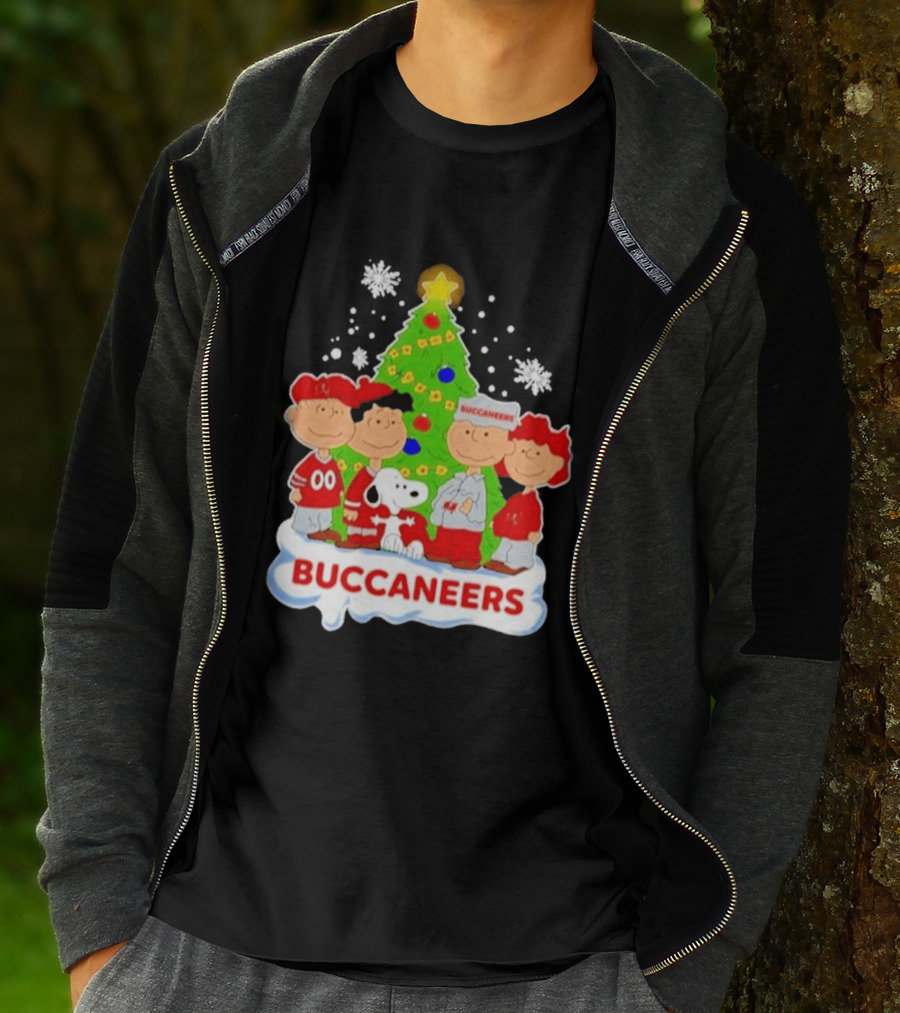 Snoopy Buccaneers Christmas Tree Tampa Bay Peanuts Holiday T-Shirt