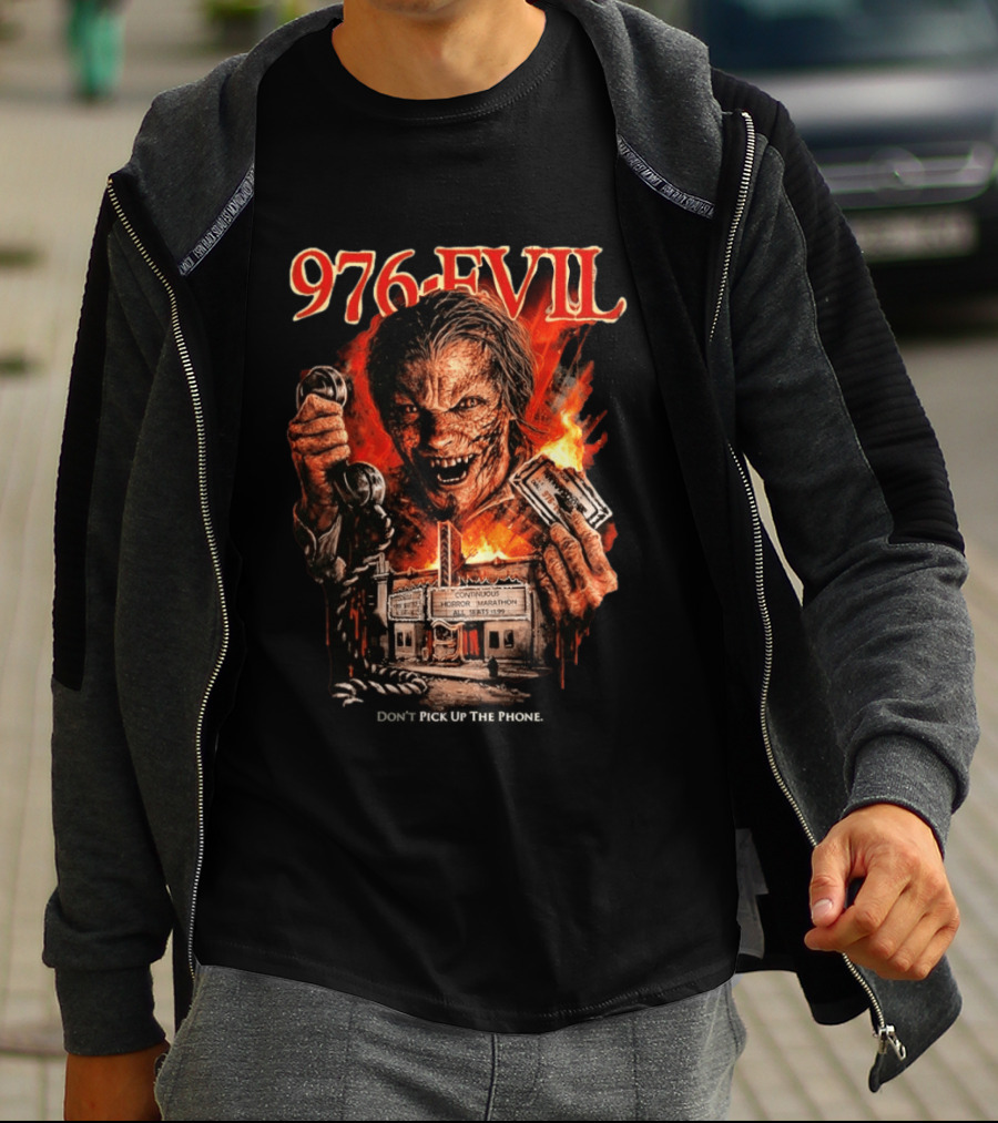 976 Evil Horror Marathon Phone Warning T-Shirt
